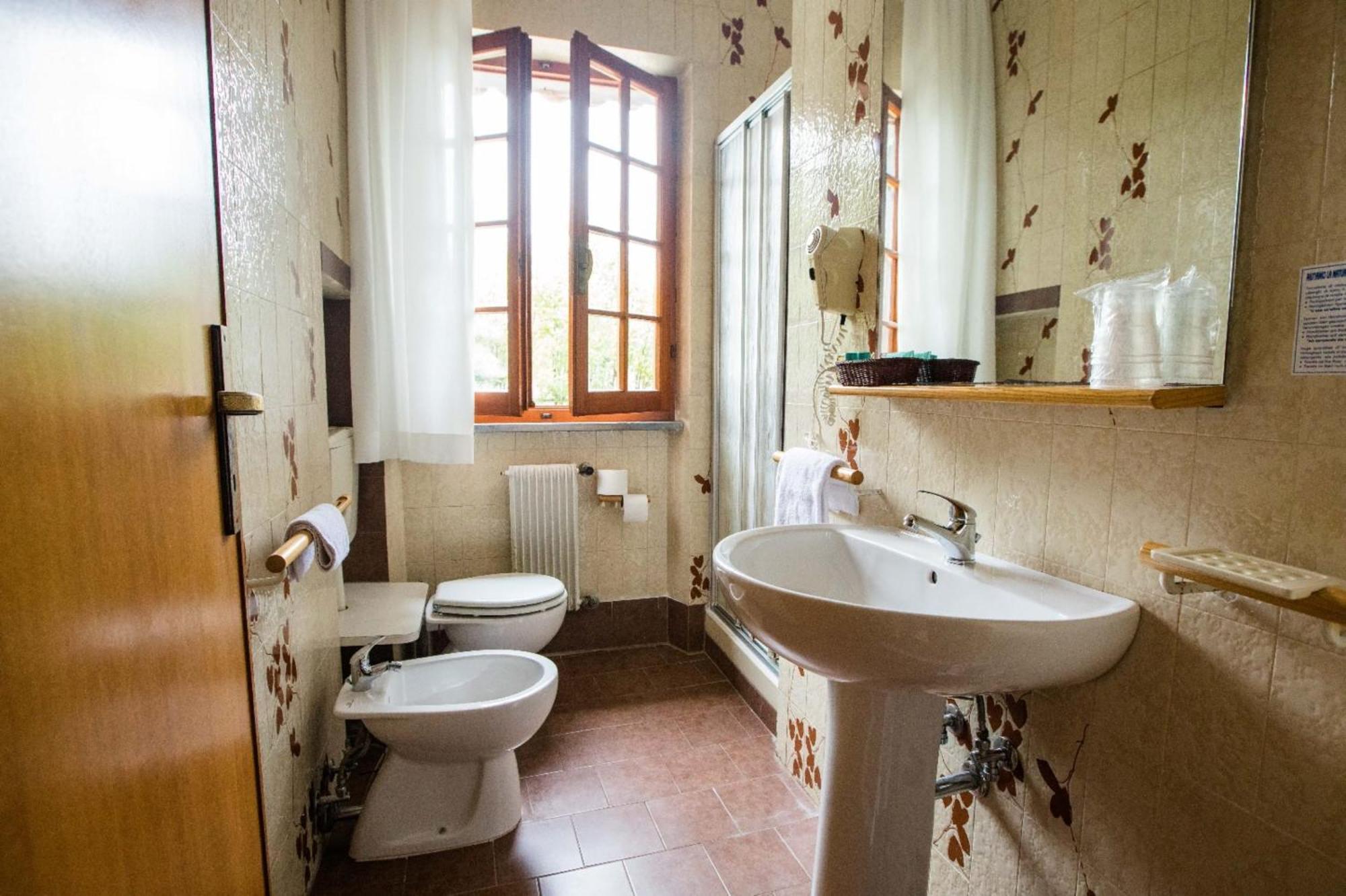 La Tavernetta Dei Ronchi Marina di Massa Buitenkant foto
